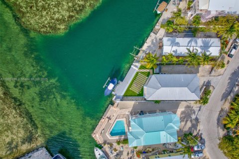 House in Tavernier, Florida 3 bedrooms, 245.08 sq.m. № 1889787 - photo 6