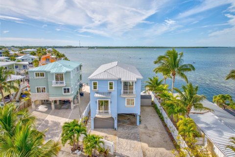 House in Tavernier, Florida 3 bedrooms, 245.08 sq.m. № 1889787 - photo 2