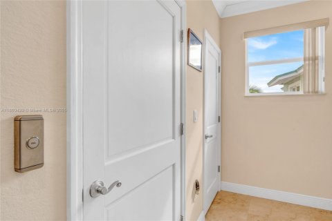 House in Tavernier, Florida 3 bedrooms, 245.08 sq.m. № 1889787 - photo 26
