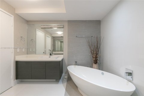 Copropriété à vendre à Sunny Isles Beach, Floride: 3 chambres, 175.77 m2 № 1944825 - photo 26