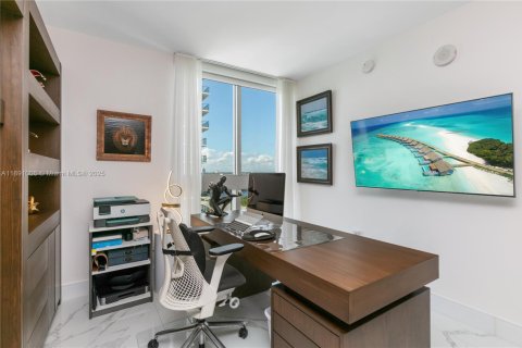 Copropriété à vendre à Sunny Isles Beach, Floride: 3 chambres, 175.77 m2 № 1944825 - photo 20