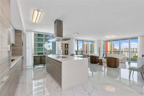Copropriété à vendre à Sunny Isles Beach, Floride: 3 chambres, 175.77 m2 № 1944825 - photo 2