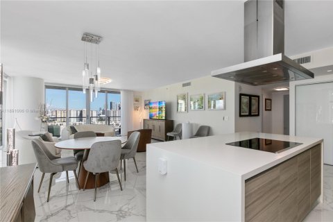 Copropriété à vendre à Sunny Isles Beach, Floride: 3 chambres, 175.77 m2 № 1944825 - photo 11