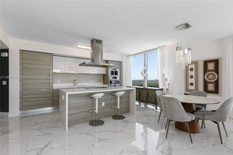 Copropriété à vendre à Sunny Isles Beach, Floride: 3 chambres, 175.77 m2 № 1944825 - photo 8
