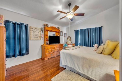 House in Grand Island, Florida 4 bedrooms, 201.78 sq.m. № 1521761 - photo 9