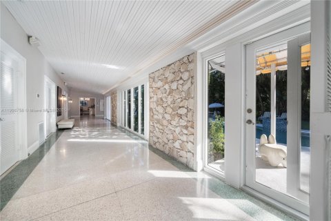 Купить виллу или дом в Майами-Шорс, Флорида 5 спален, 379.6м2, № 1965519 - фото 11