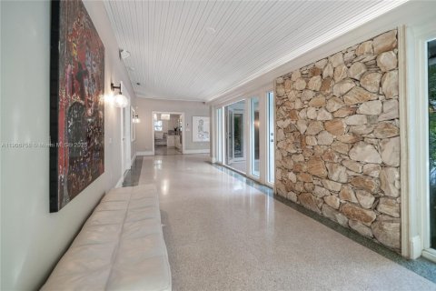 Купить виллу или дом в Майами-Шорс, Флорида 5 спален, 379.6м2, № 1965519 - фото 10