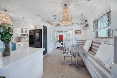 Купить виллу или дом в Майами-Шорс, Флорида 5 спален, 379.6м2, № 1965519 - фото 23