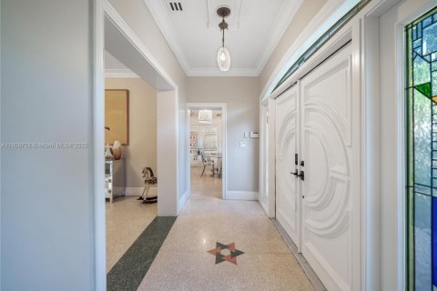 Купить виллу или дом в Майами-Шорс, Флорида 5 спален, 379.6м2, № 1965519 - фото 27