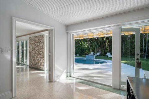 Купить виллу или дом в Майами-Шорс, Флорида 5 спален, 379.6м2, № 1965519 - фото 18