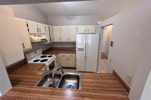 Casa en alquiler en Orlando, Florida, 3 dormitorios, 100.89 m2 № 1917430 - foto 4
