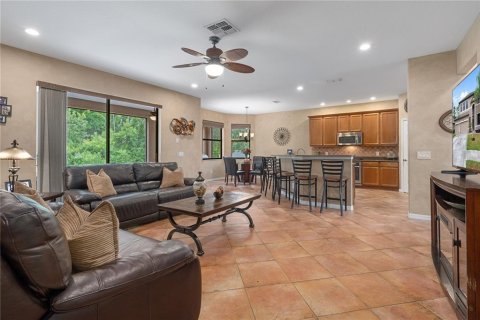 Casa en venta en Land O' Lakes, Florida, 4 dormitorios, 319.58 m2 № 2218976 - foto 2