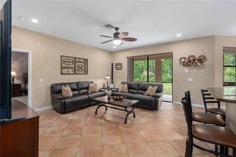 Casa en venta en Land O' Lakes, Florida, 4 dormitorios, 319.58 m2 № 2218976 - foto 11
