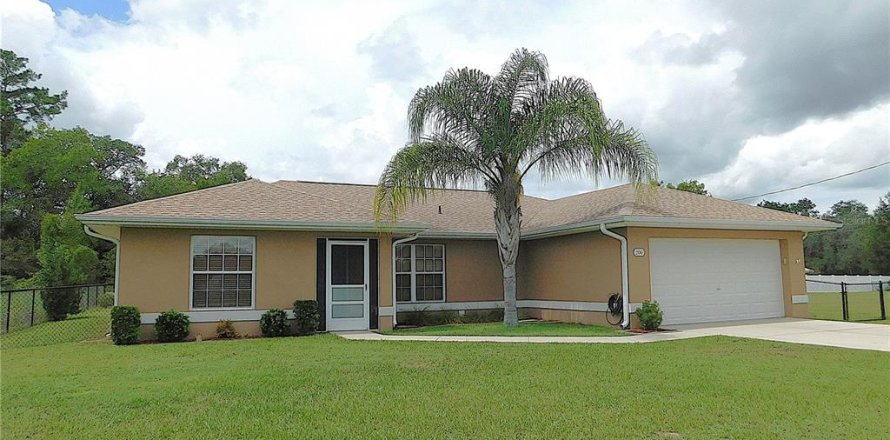 House in Ocala, Florida 3 bedrooms, 126.53 sq.m. № 1916831