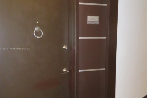 Снять в аренду кондоминиум в Майами-Бич, Флорида 1 спальня, 76.55м2, № 1963911 - фото 5