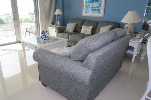 Снять в аренду кондоминиум в Майами-Бич, Флорида 1 спальня, 76.55м2, № 1963911 - фото 6