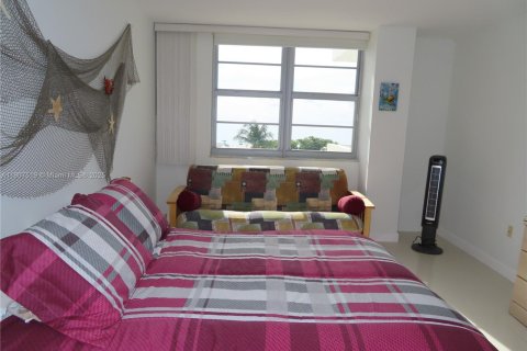 Снять в аренду кондоминиум в Майами-Бич, Флорида 1 спальня, 76.55м2, № 1963911 - фото 17