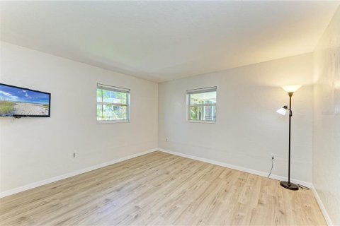House in Sarasota, Florida 3 bedrooms, 135.54 sq.m. № 1750519 - photo 18
