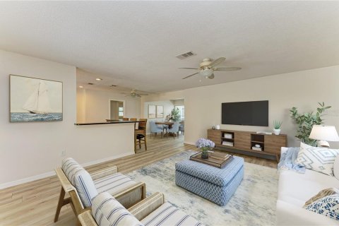 House in Sarasota, Florida 3 bedrooms, 135.54 sq.m. № 1750519 - photo 14