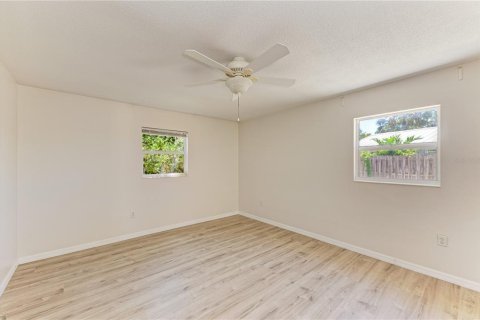 House in Sarasota, Florida 3 bedrooms, 135.54 sq.m. № 1750519 - photo 16