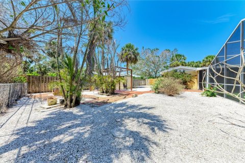 House in Sarasota, Florida 3 bedrooms, 135.54 sq.m. № 1750519 - photo 12