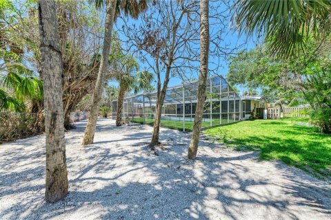 House in Sarasota, Florida 3 bedrooms, 135.54 sq.m. № 1750519 - photo 11