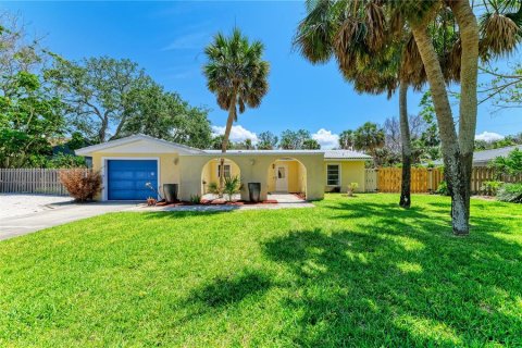 House in Sarasota, Florida 3 bedrooms, 135.54 sq.m. № 1750519 - photo 1