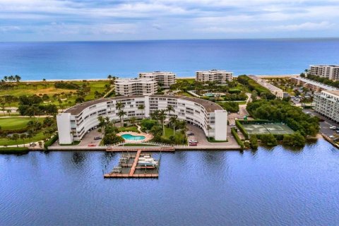 Condo in Palm Beach, Florida, 1 bedroom  № 1866869 - photo 16