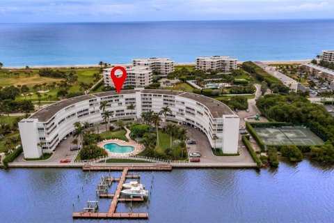 Condo in Palm Beach, Florida, 1 bedroom  № 1866869 - photo 1