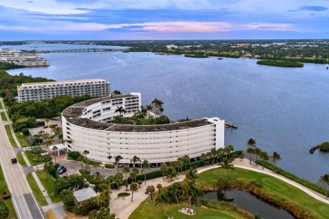 Condo in Palm Beach, Florida, 1 bedroom  № 1866869 - photo 23