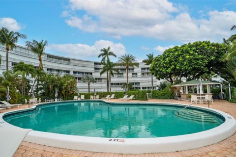 Condo in Palm Beach, Florida, 1 bedroom  № 1866869 - photo 17