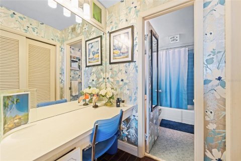 Condo in Palm Beach, Florida, 1 bedroom  № 1866869 - photo 11