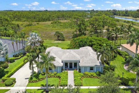 House in West Palm Beach, Florida 5 bedrooms, 311.41 sq.m. № 2248577