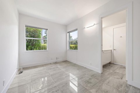 Villa ou maison à vendre à West Palm Beach, Floride: 5 chambres, 311.41 m2 № 2248577 - photo 30