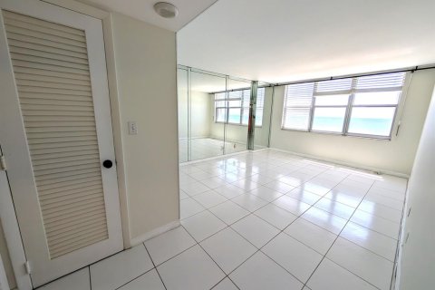 Condominio en alquiler en Pompano Beach, Florida, 2 dormitorios, 121.7 m2 № 2250431 - foto 16