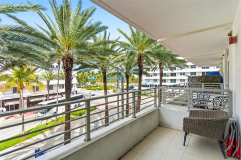 Condominio en venta en Miami Beach, Florida, 1 dormitorio, 77.11 m2 № 2033291 - foto 25
