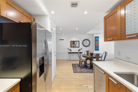 Condominio en venta en Miami Beach, Florida, 1 dormitorio, 77.11 m2 № 2033291 - foto 16