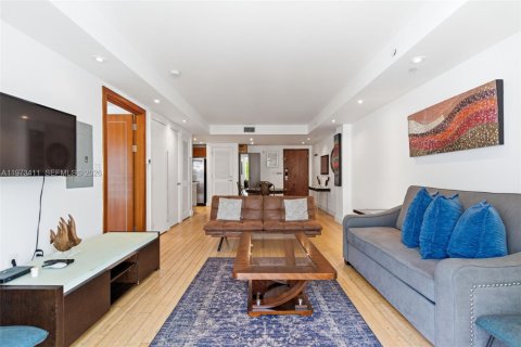Condominio en venta en Miami Beach, Florida, 1 dormitorio, 77.11 m2 № 2033291 - foto 13