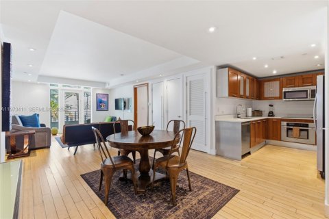 Condominio en venta en Miami Beach, Florida, 1 dormitorio, 77.11 m2 № 2033291 - foto 6