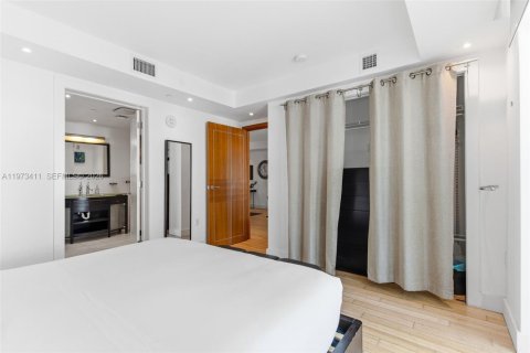 Condominio en venta en Miami Beach, Florida, 1 dormitorio, 77.11 m2 № 2033291 - foto 21