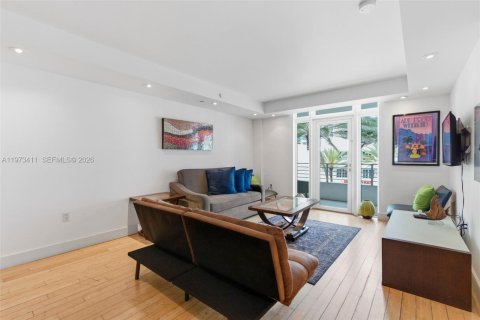 Condominio en venta en Miami Beach, Florida, 1 dormitorio, 77.11 m2 № 2033291 - foto 10