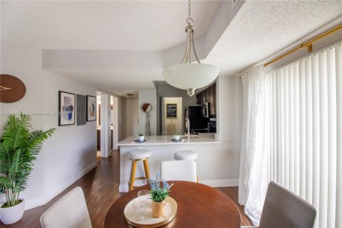 Apartamento en alquiler en Miami Lakes, Florida, 2 dormitorios, 97.55 m2 № 2015550 - foto 4