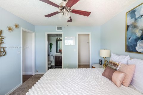 Apartamento en alquiler en Miami Lakes, Florida, 2 dormitorios, 97.55 m2 № 2015550 - foto 8