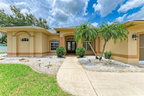 House in Port Charlotte, Florida 4 bedrooms, 266.54 sq.m. № 1807297 - photo 4