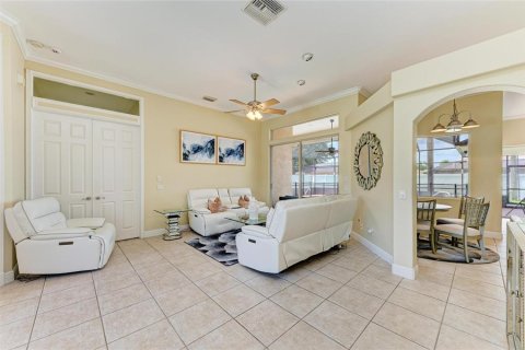 House in Port Charlotte, Florida 4 bedrooms, 266.54 sq.m. № 1807297 - photo 10