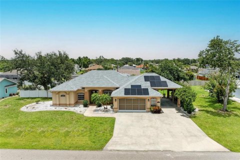 House in Port Charlotte, Florida 4 bedrooms, 266.54 sq.m. № 1807297 - photo 2