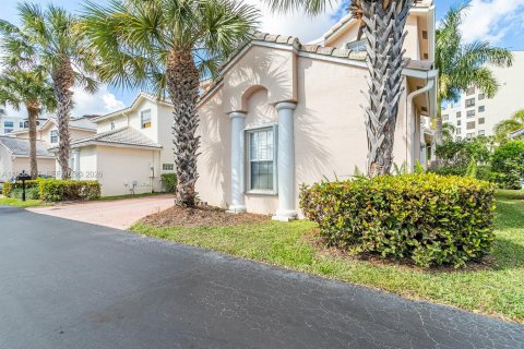 Villa ou maison à louer à Boca Raton, Floride: 3 chambres, 174.75 m2 № 2010986 - photo 3
