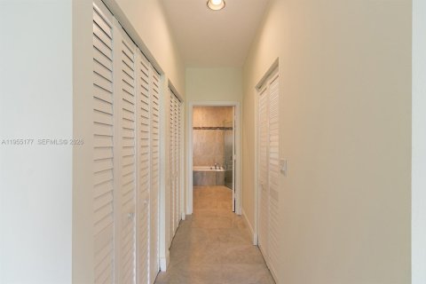 Villa ou maison à louer à Boca Raton, Floride: 3 chambres, 174.75 m2 № 2010986 - photo 16