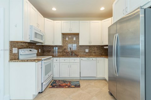 Villa ou maison à louer à Boca Raton, Floride: 3 chambres, 174.75 m2 № 2010986 - photo 8