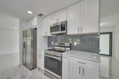 Casa en venta en Indian lake estates, Florida, 2 dormitorios, 151.34 m2 № 1509461 - foto 5